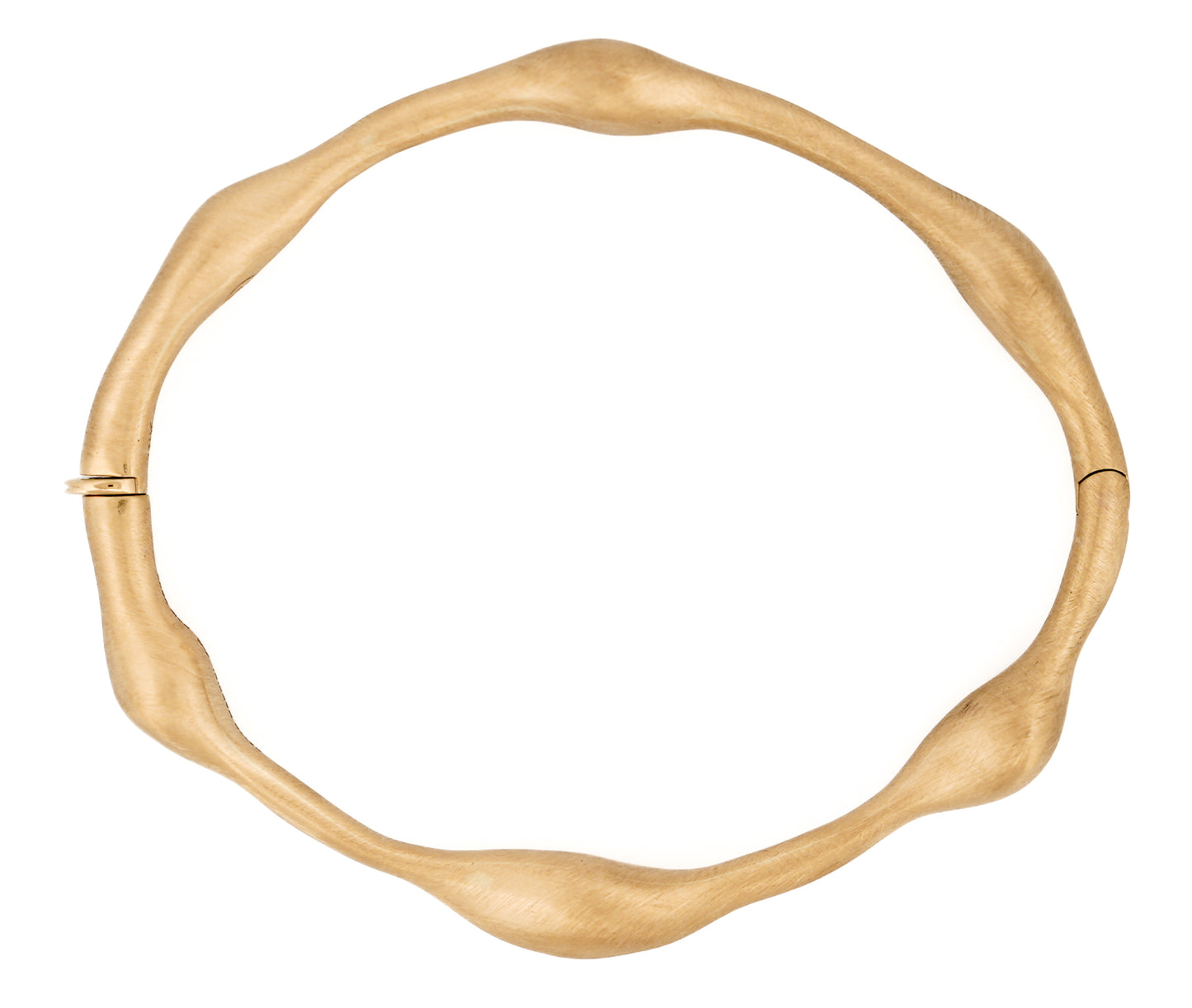 A luxuriously designed Gatto Mancini bracelet inspired by the beat of your heart on a white background.